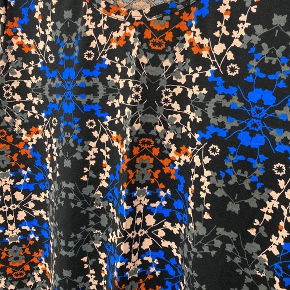 NWT LuLaRoe Classic T Size S - Picture 2 of 8